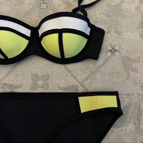 Triangl Neon yellow and black neoprene bikini - Picture 2 of 7